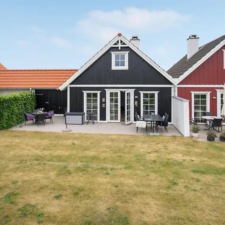 Manola - 300m From The Sea By Interhome