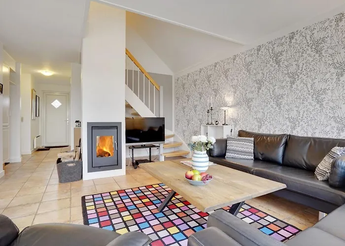 Manola - 300m From The Sea By Interhome *